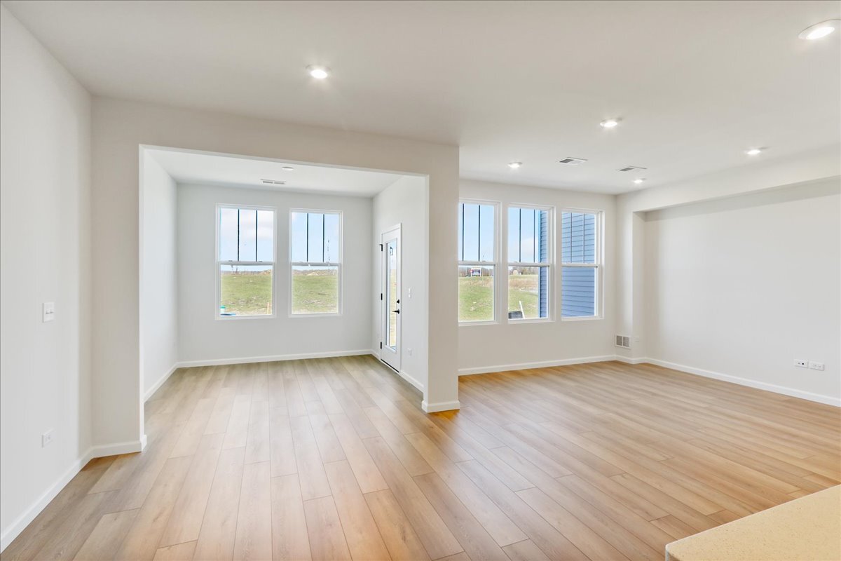 672 Switchgrass Way #58005, Bolingbrook, IL 60490