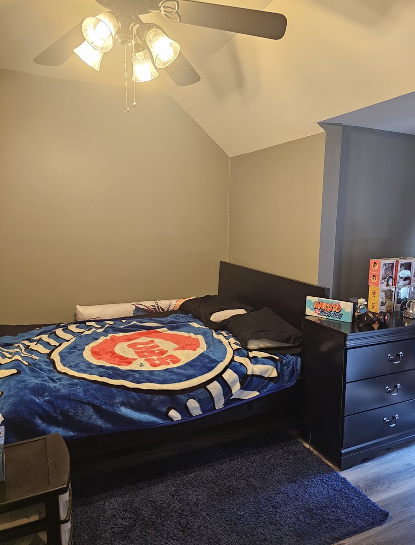 900 Charles Street, Aurora, IL 60506