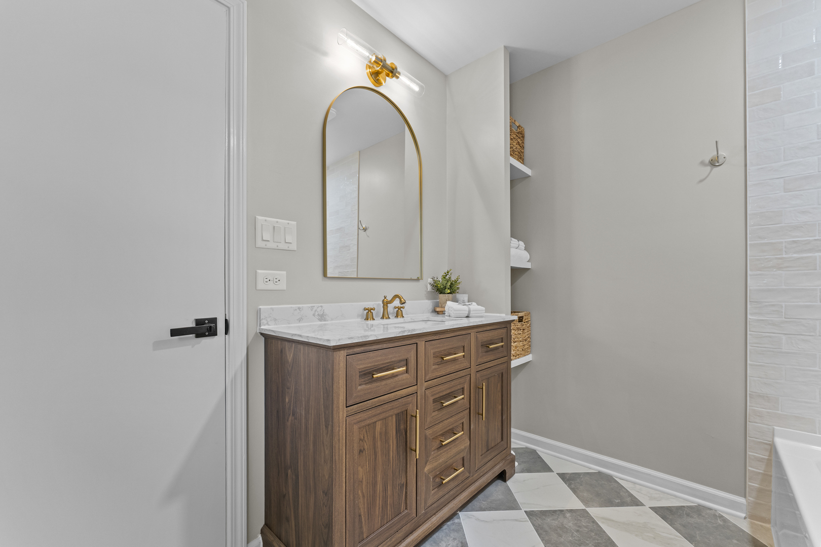 153 Grove Avenue, Glen Ellyn, IL 60137