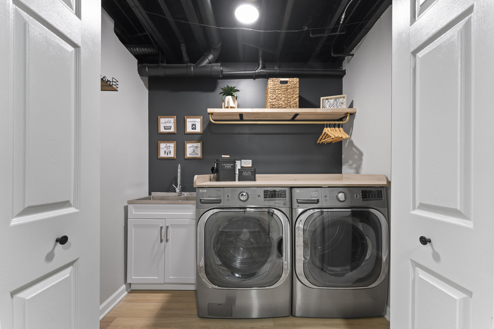 153 Grove Avenue, Glen Ellyn, IL 60137