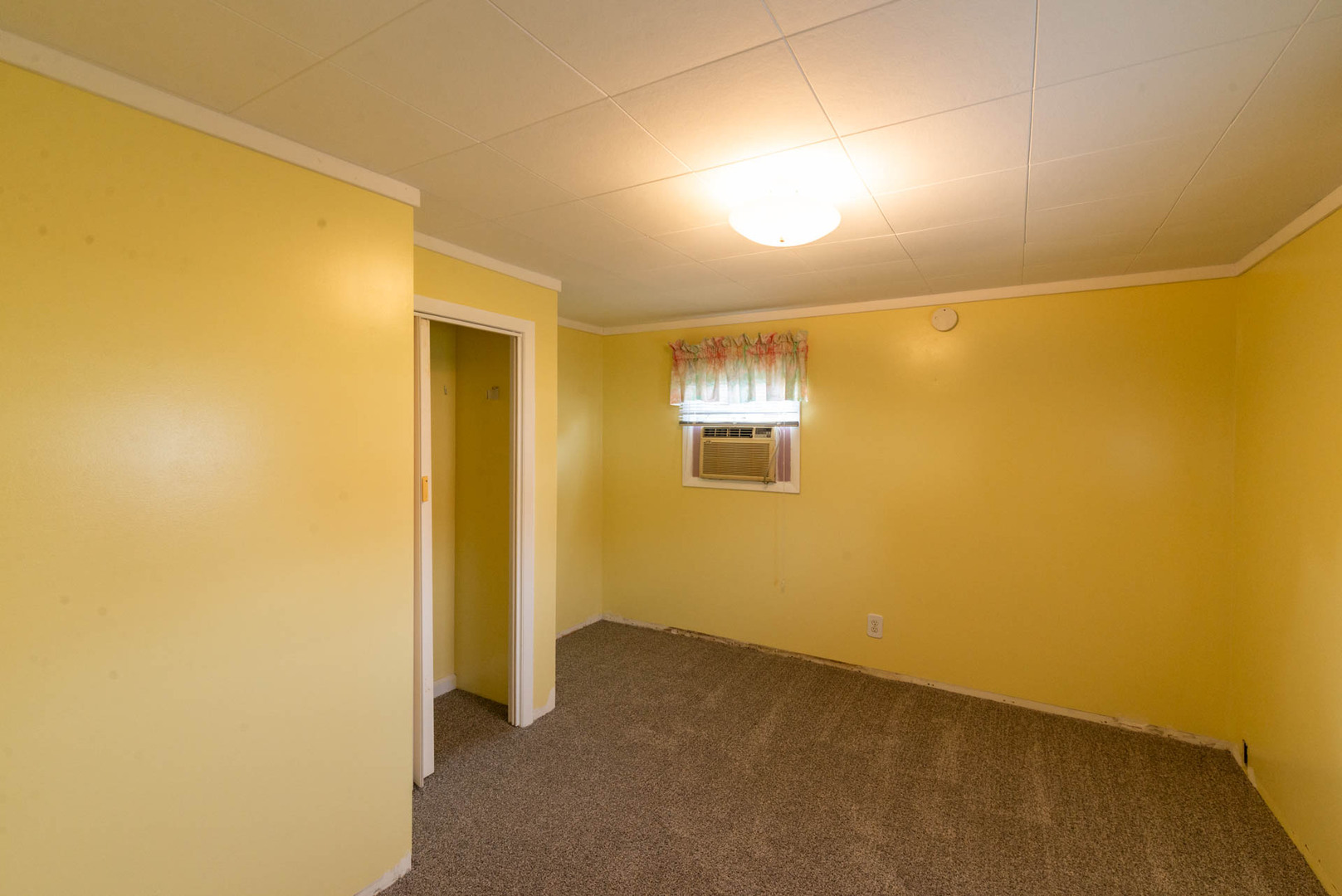 2031 Gilboa Avenue, Zion, IL 60099