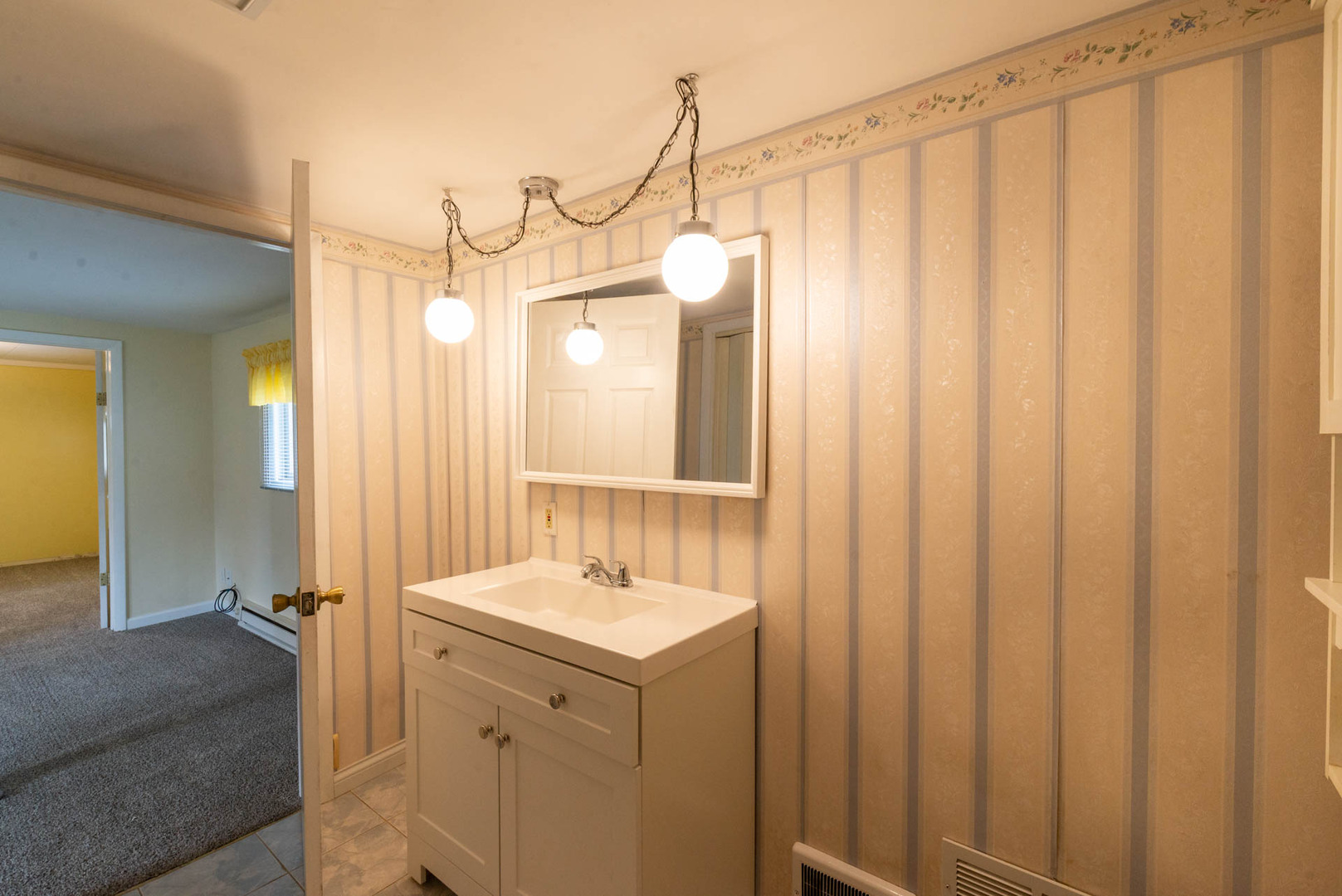 2031 Gilboa Avenue, Zion, IL 60099