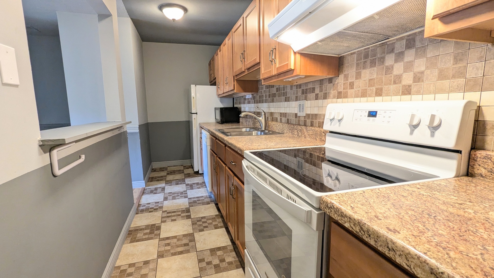 1965 N Hicks Road #107, Palatine, IL 60074