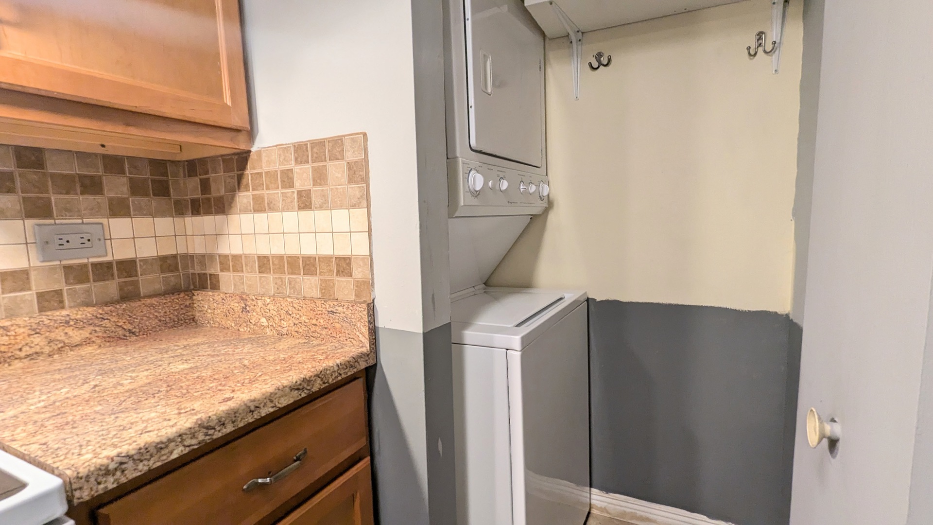 1965 N Hicks Road #107, Palatine, IL 60074