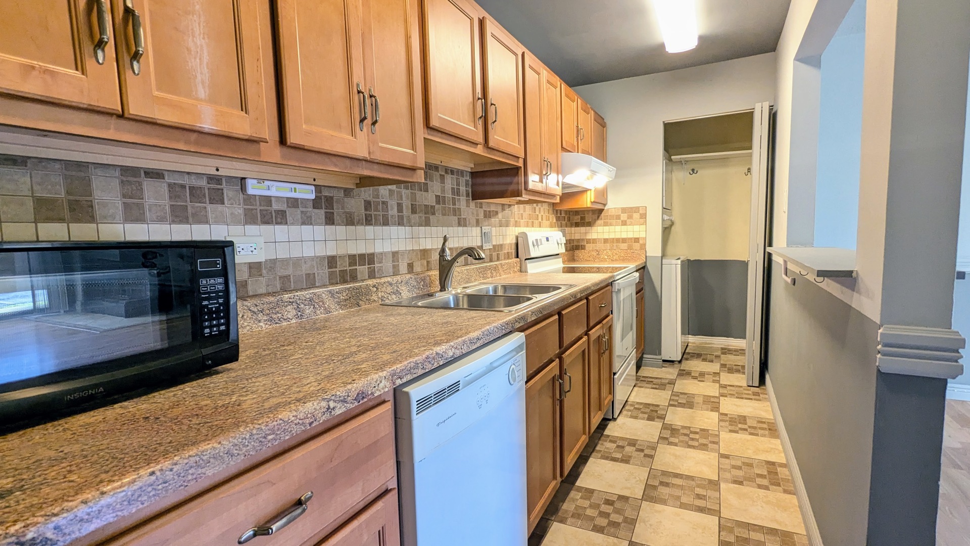 1965 N Hicks Road #107, Palatine, IL 60074