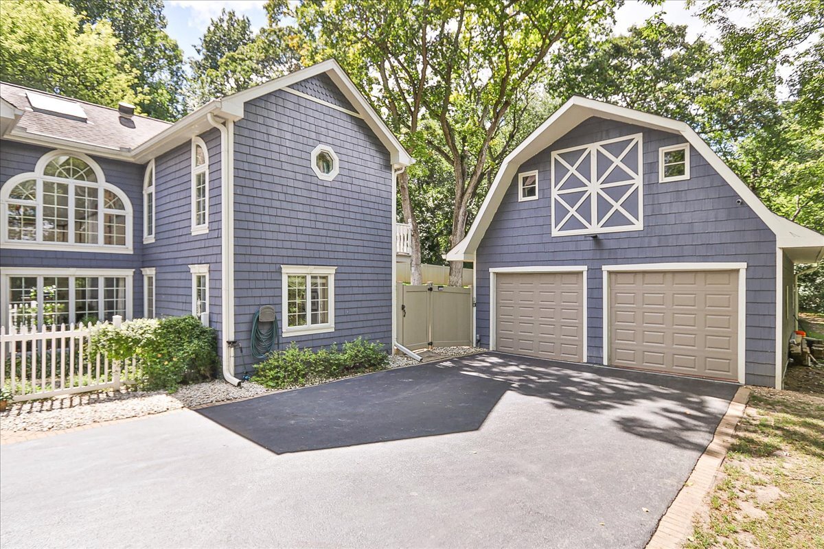 25440 N Wagon Wheel Court, Barrington, IL 60010