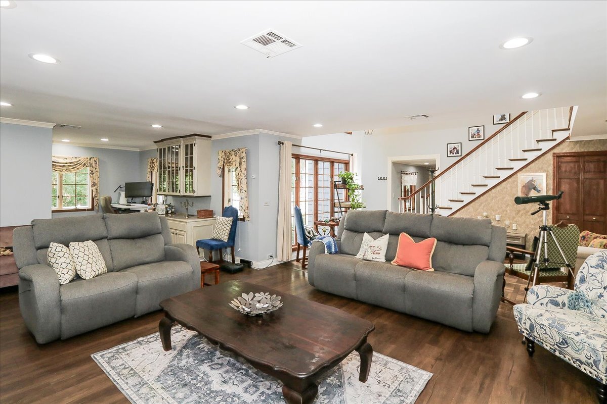 25440 N Wagon Wheel Court, Barrington, IL 60010