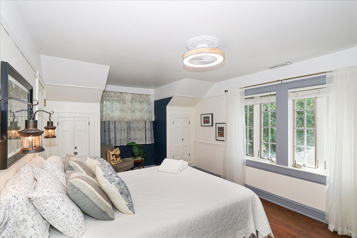 25440 N Wagon Wheel Court, Barrington, IL 60010