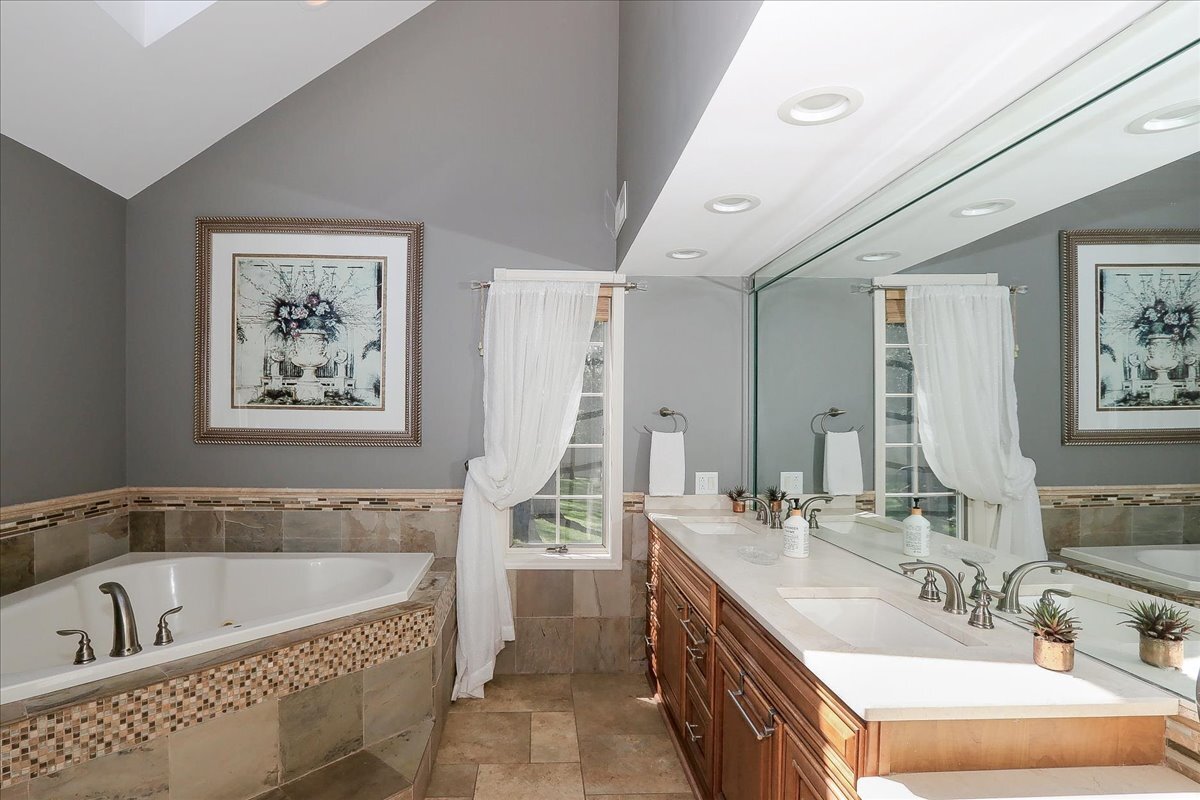 25440 N Wagon Wheel Court, Barrington, IL 60010