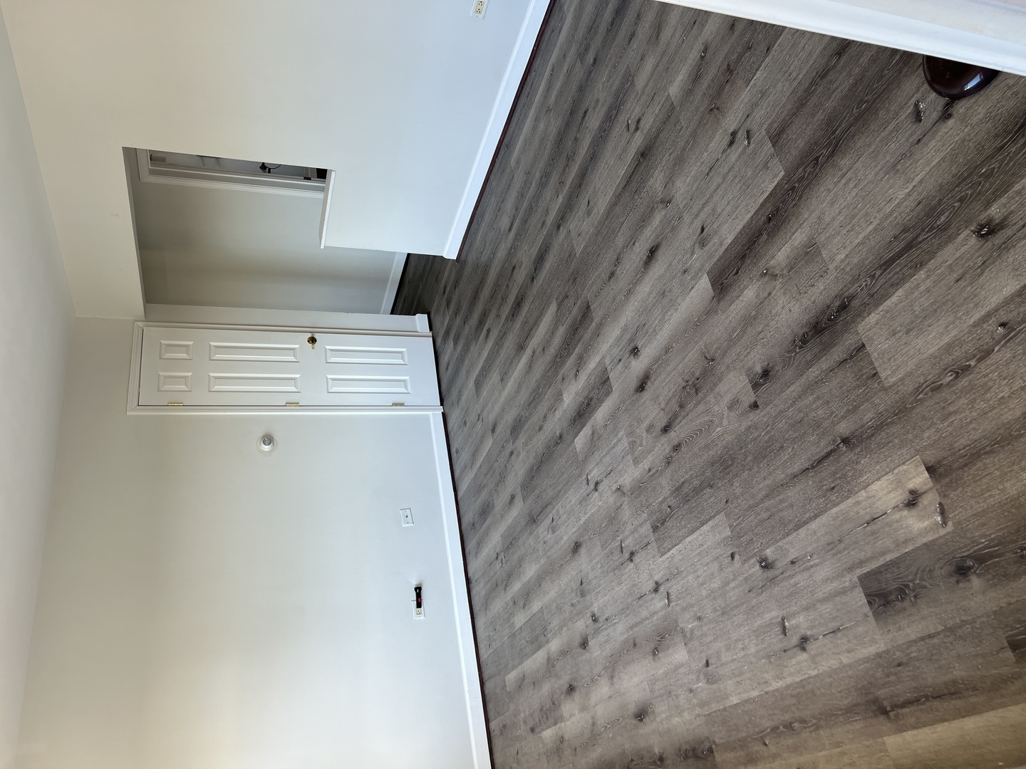 7716 Ogden Avenue #3R, Lyons, IL 60534