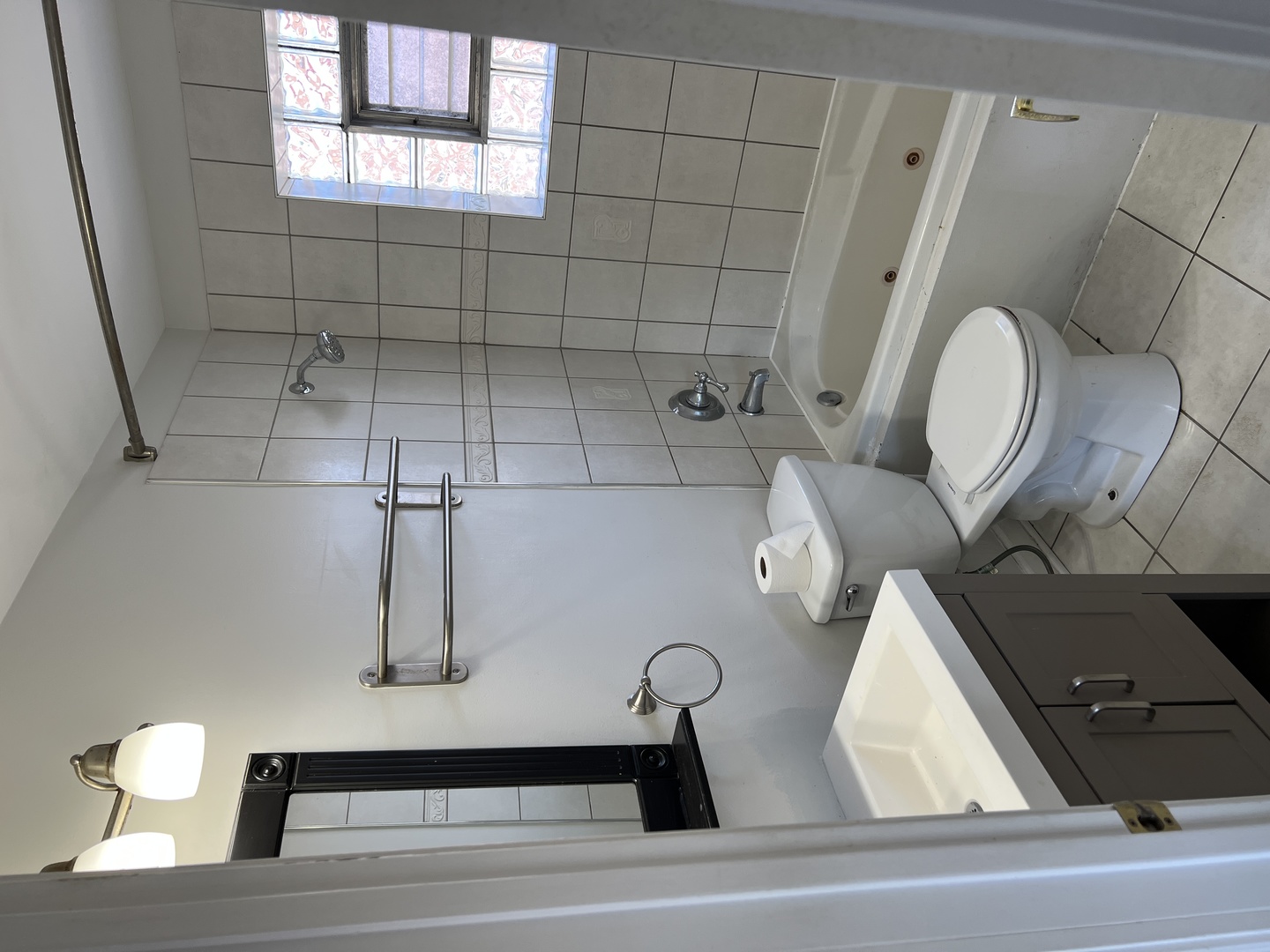 7716 Ogden Avenue #3R, Lyons, IL 60534