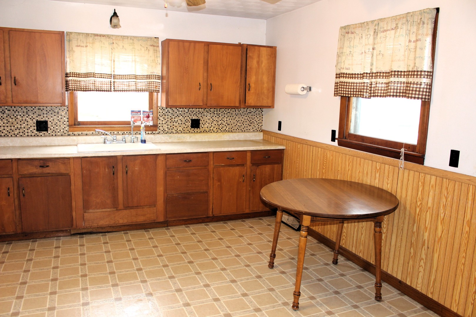 17395 Swisher Hill Road, Dewitt, IL 61735