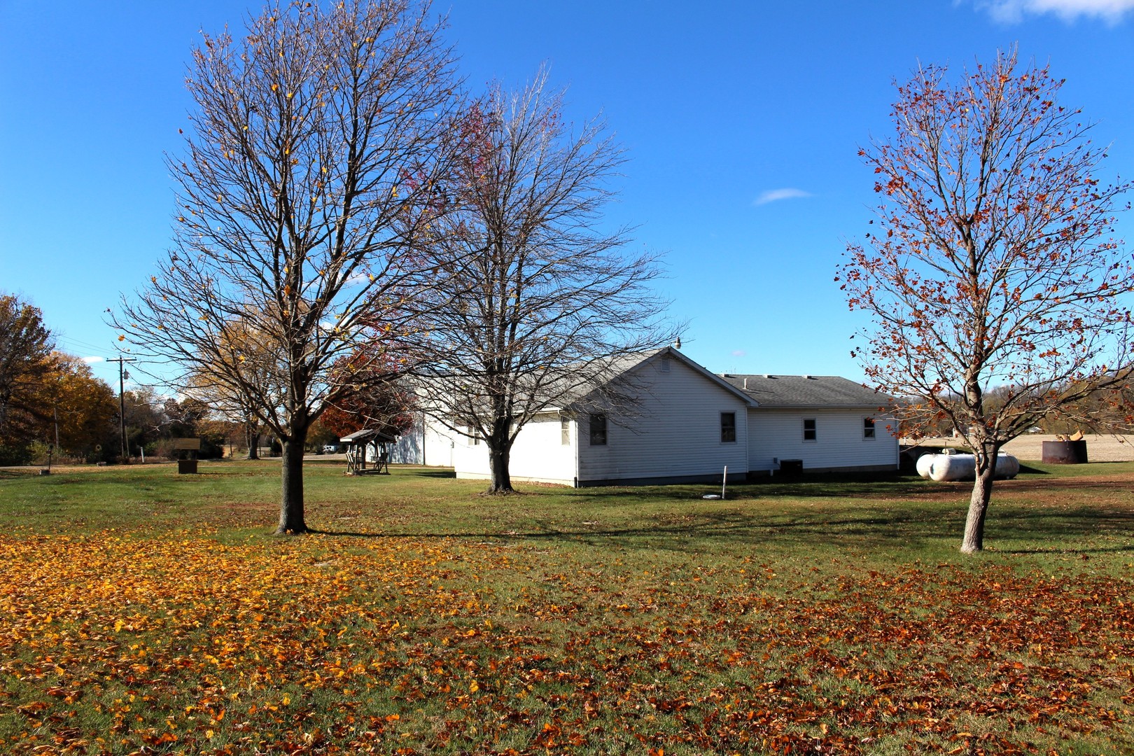 17395 Swisher Hill Road, Dewitt, IL 61735