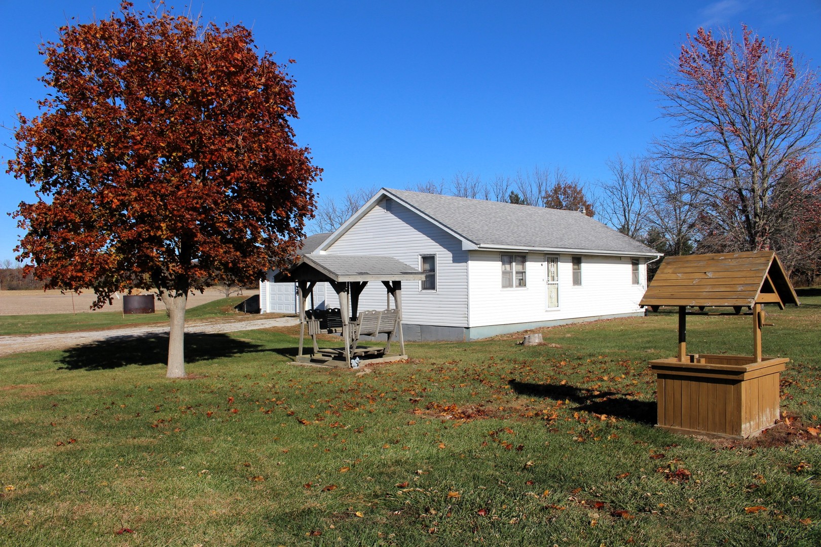 17395 Swisher Hill Road, Dewitt, IL 61735