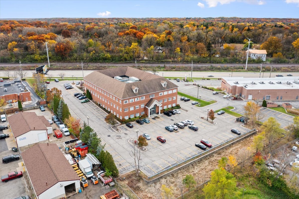 912 Northwest Highway #206, Fox River Grove, IL 60021