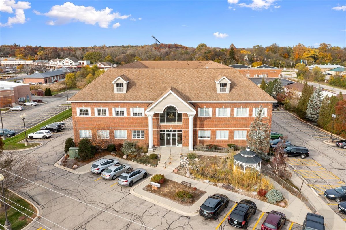 912 Northwest Highway #206, Fox River Grove, IL 60021