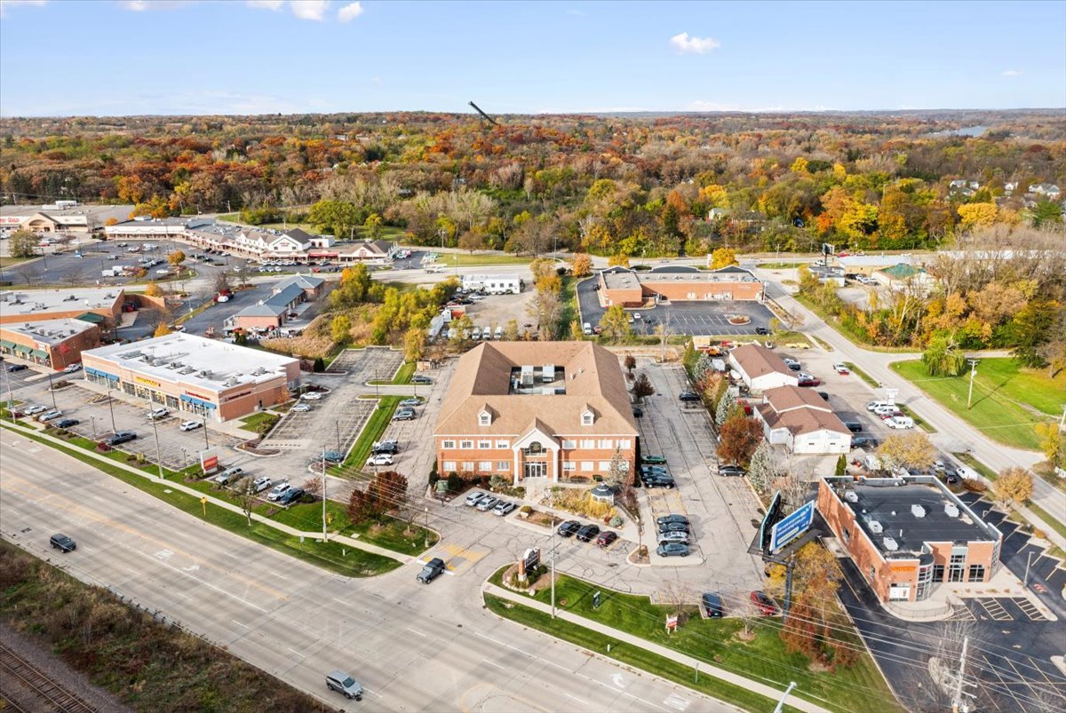 912 Northwest Highway #206, Fox River Grove, IL 60021