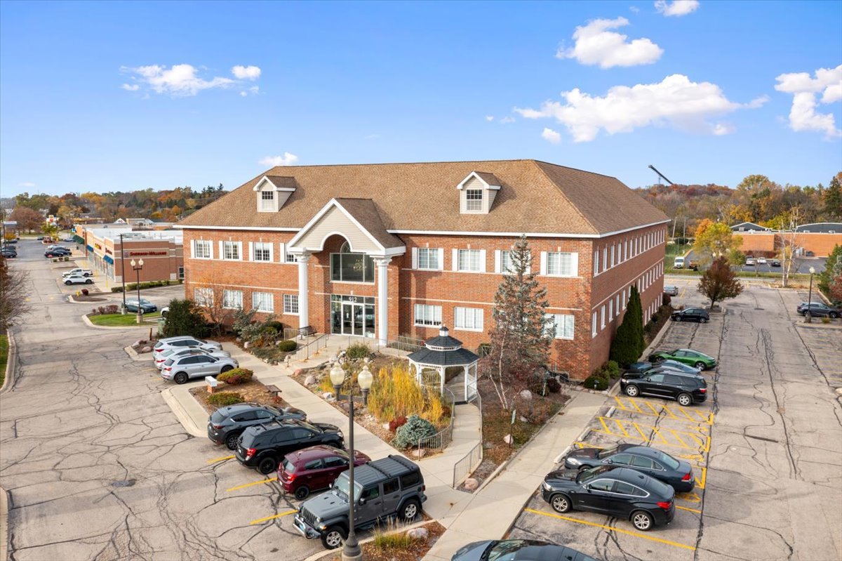 912 Northwest Highway #206, Fox River Grove, IL 60021