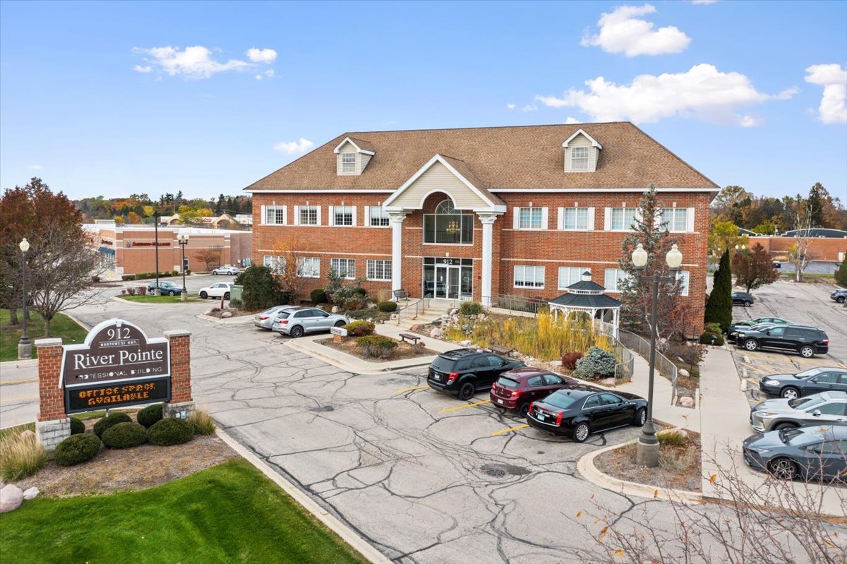 912 Northwest Highway #206, Fox River Grove, IL 60021