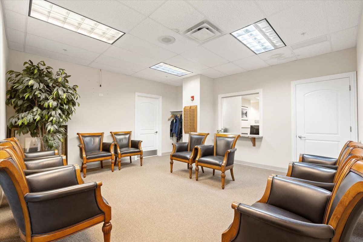 912 Northwest Highway #206, Fox River Grove, IL 60021