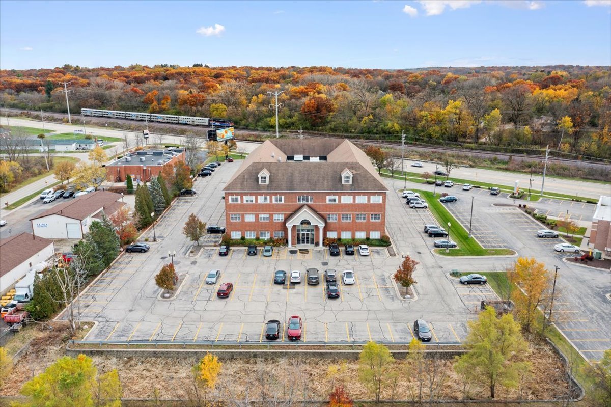 912 Northwest Highway #206, Fox River Grove, IL 60021