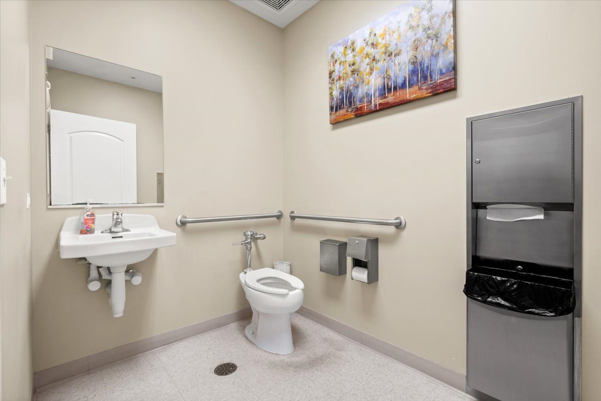 912 Northwest Highway #206, Fox River Grove, IL 60021