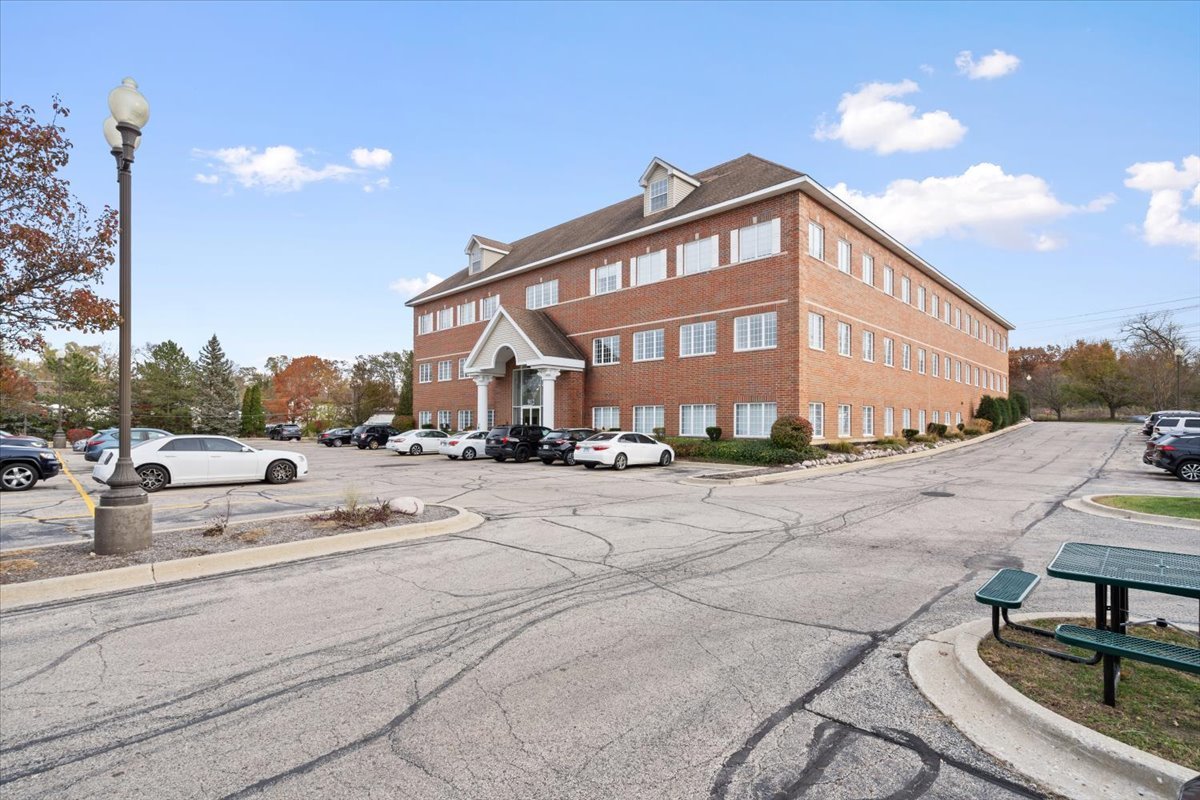 912 Northwest Highway #206, Fox River Grove, IL 60021