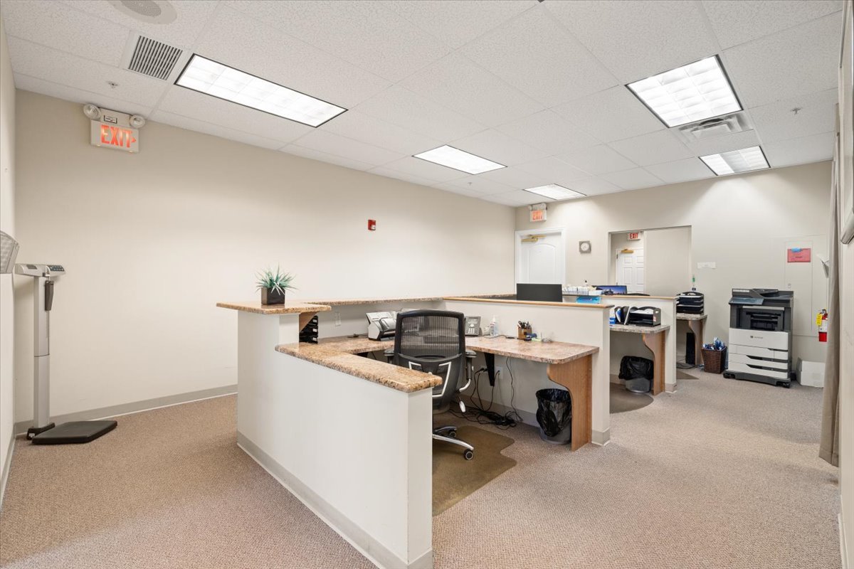 912 Northwest Highway #206, Fox River Grove, IL 60021