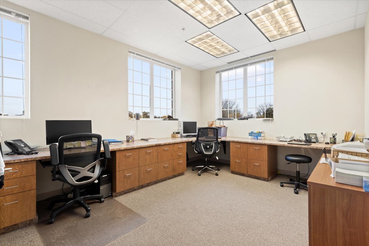 912 Northwest Highway #206, Fox River Grove, IL 60021