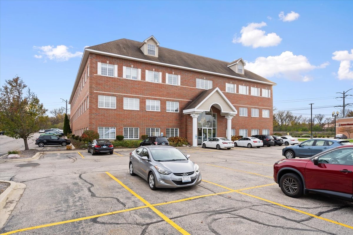 912 Northwest Highway #206, Fox River Grove, IL 60021