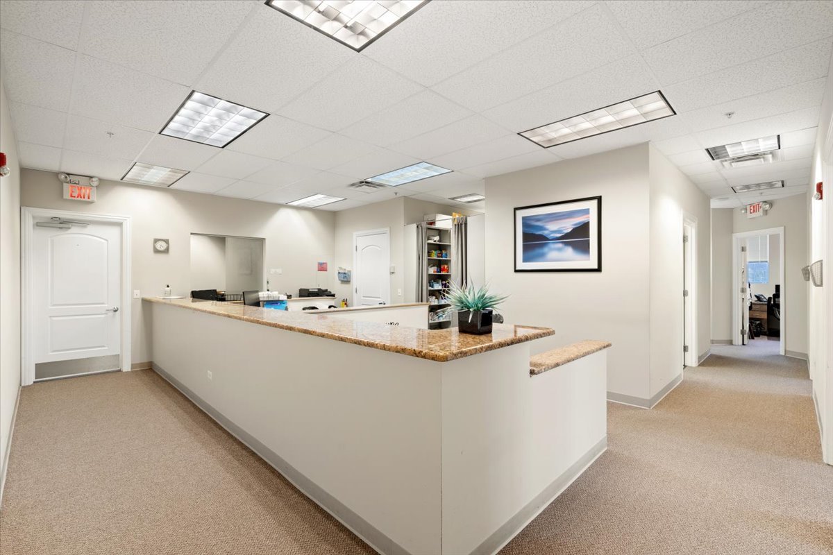 912 Northwest Highway #206, Fox River Grove, IL 60021