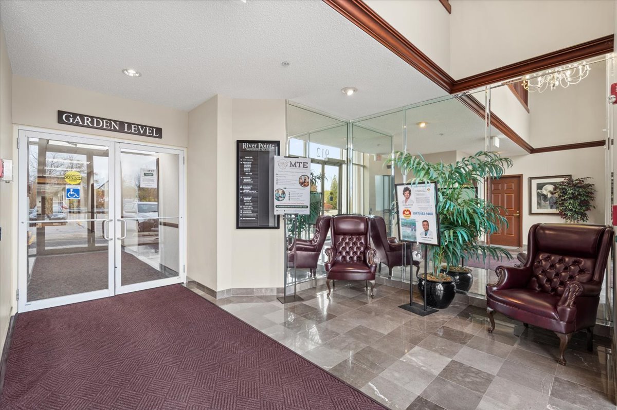 912 Northwest Highway #206, Fox River Grove, IL 60021