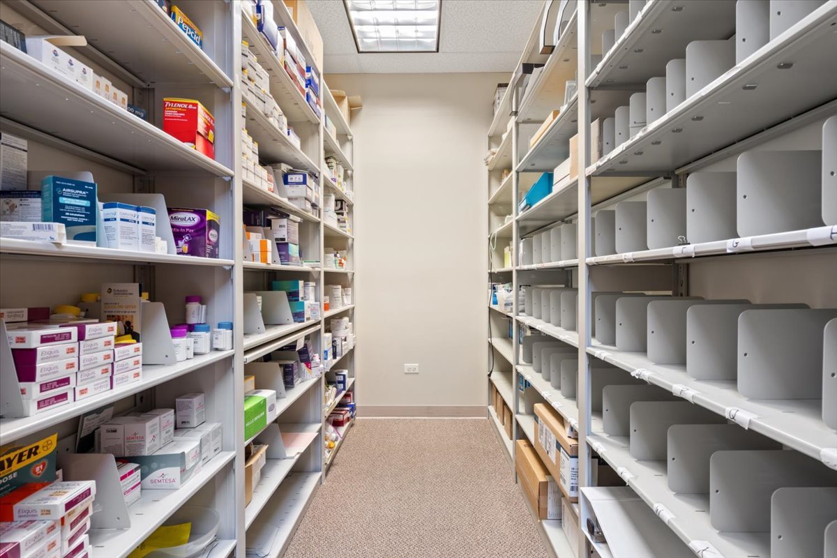 912 Northwest Highway #206, Fox River Grove, IL 60021