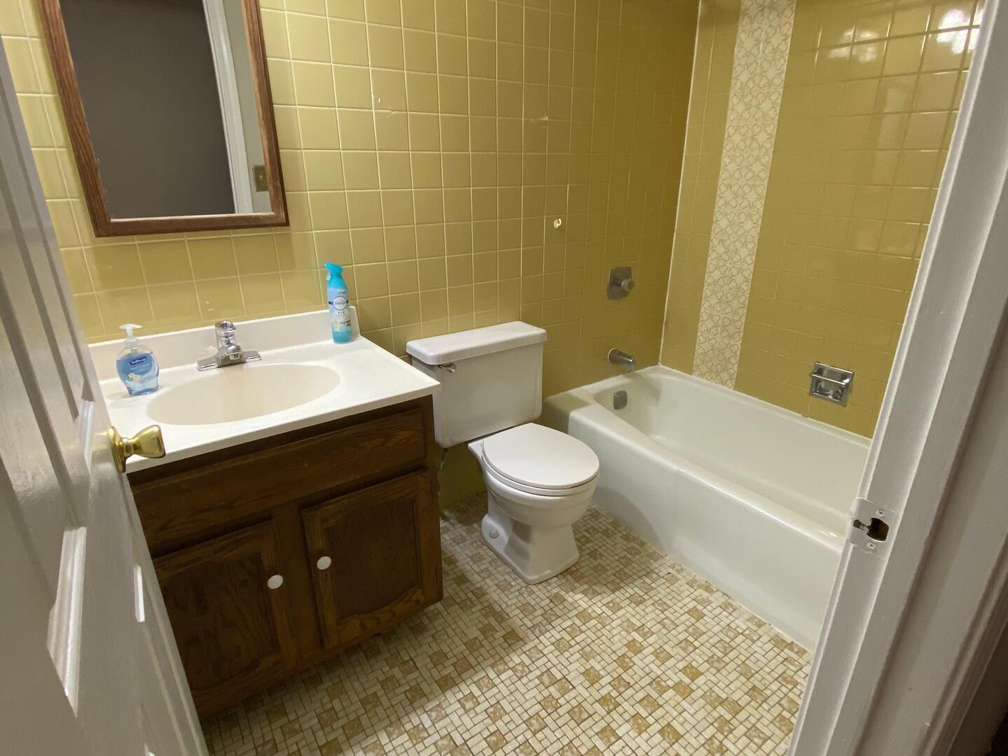 125 Gregory Street #10, Aurora, IL 60504