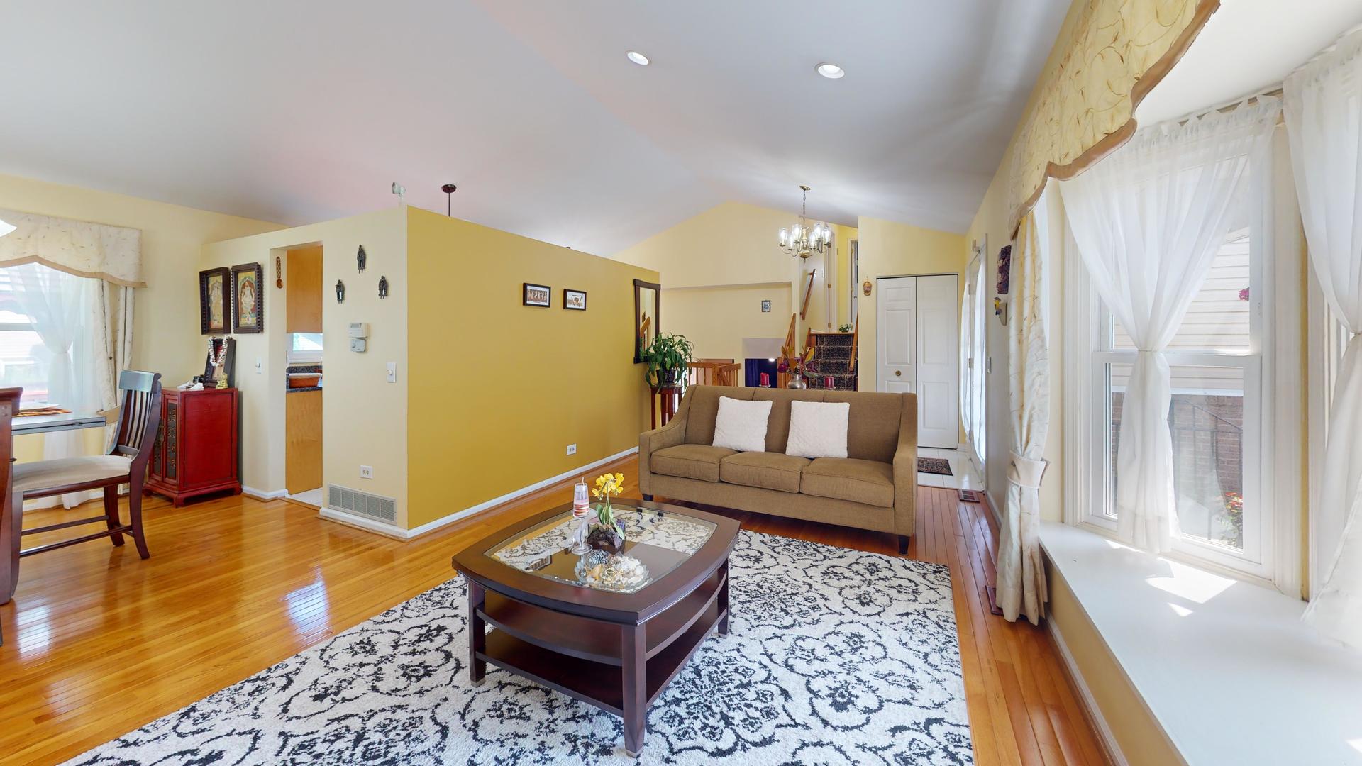 412 Chateau Drive, Buffalo Grove, IL 60089