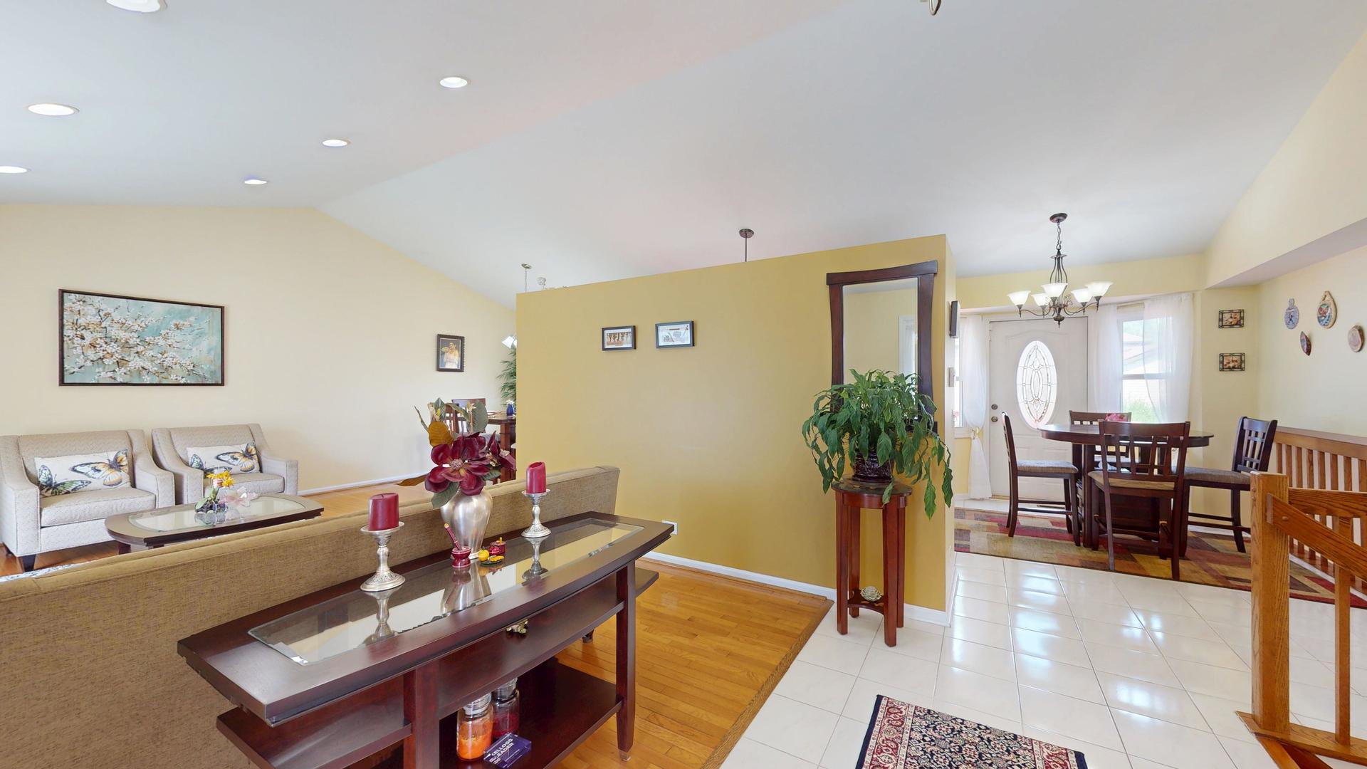 412 Chateau Drive, Buffalo Grove, IL 60089