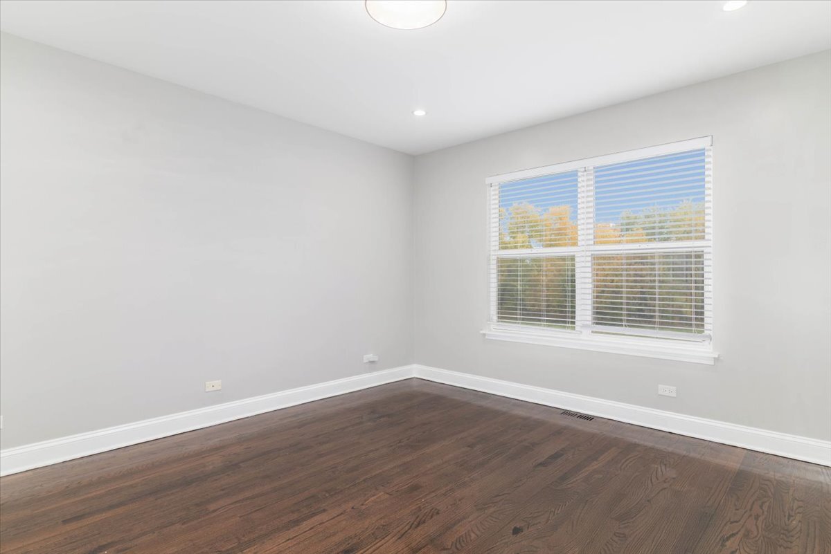 38 E Grandview Drive, South Holland, IL 60473