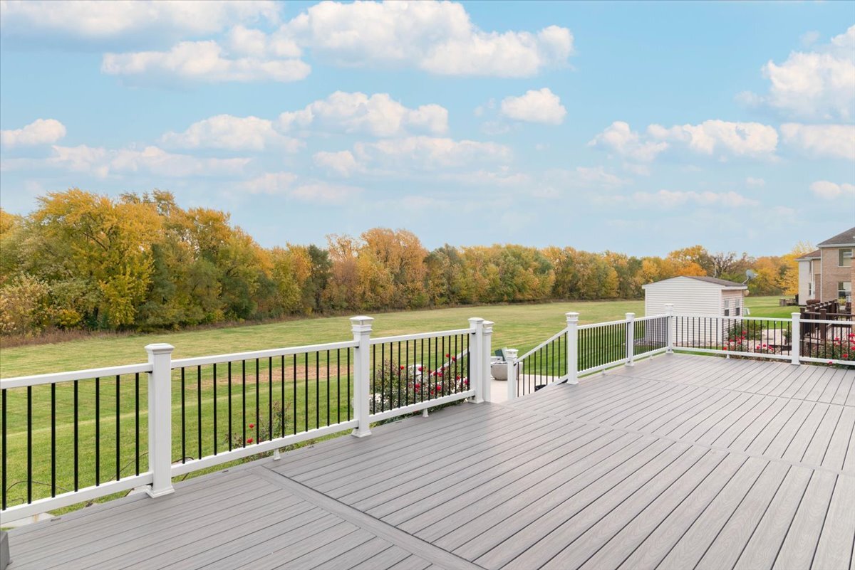 38 E Grandview Drive, South Holland, IL 60473