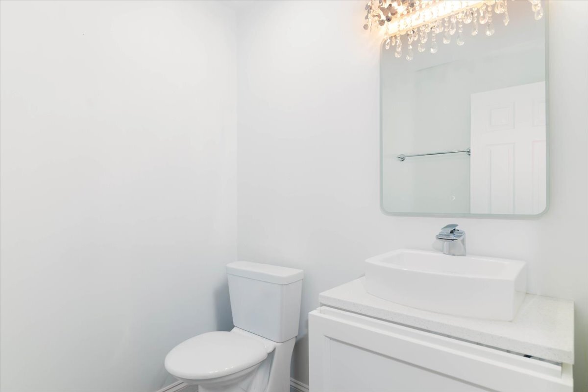 38 E Grandview Drive, South Holland, IL 60473