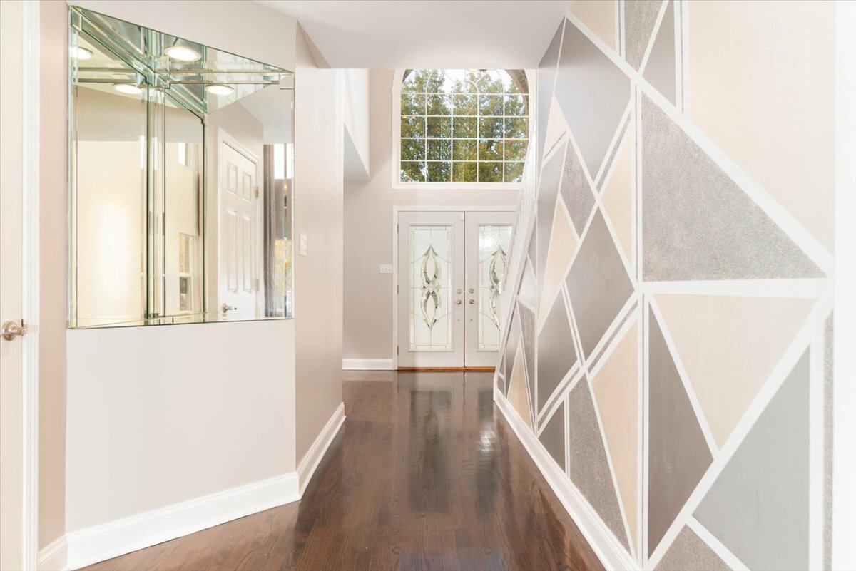 38 E Grandview Drive, South Holland, IL 60473