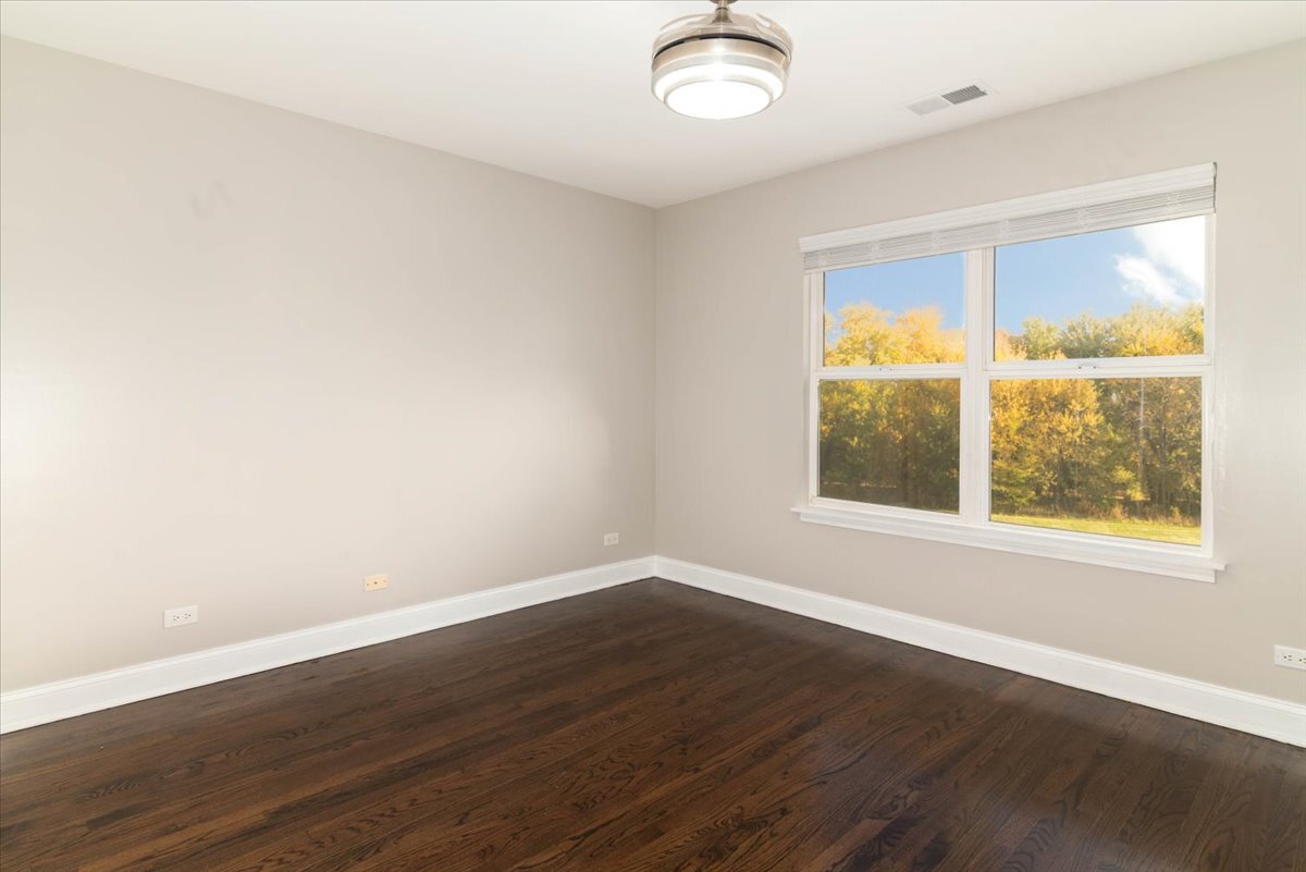 38 E Grandview Drive, South Holland, IL 60473