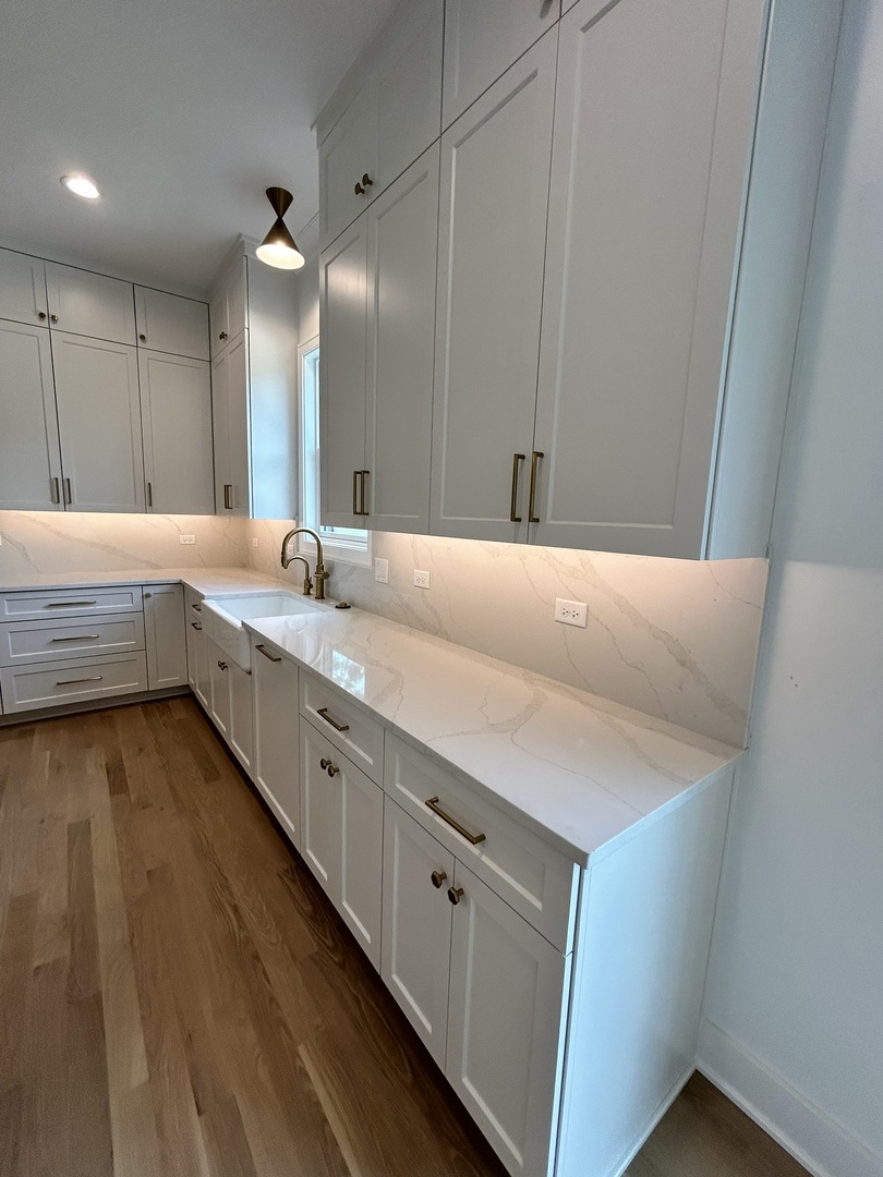 444 E Schiller Street, Elmhurst, IL 60126