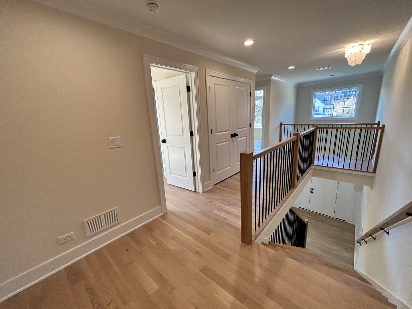 444 E Schiller Street, Elmhurst, IL 60126