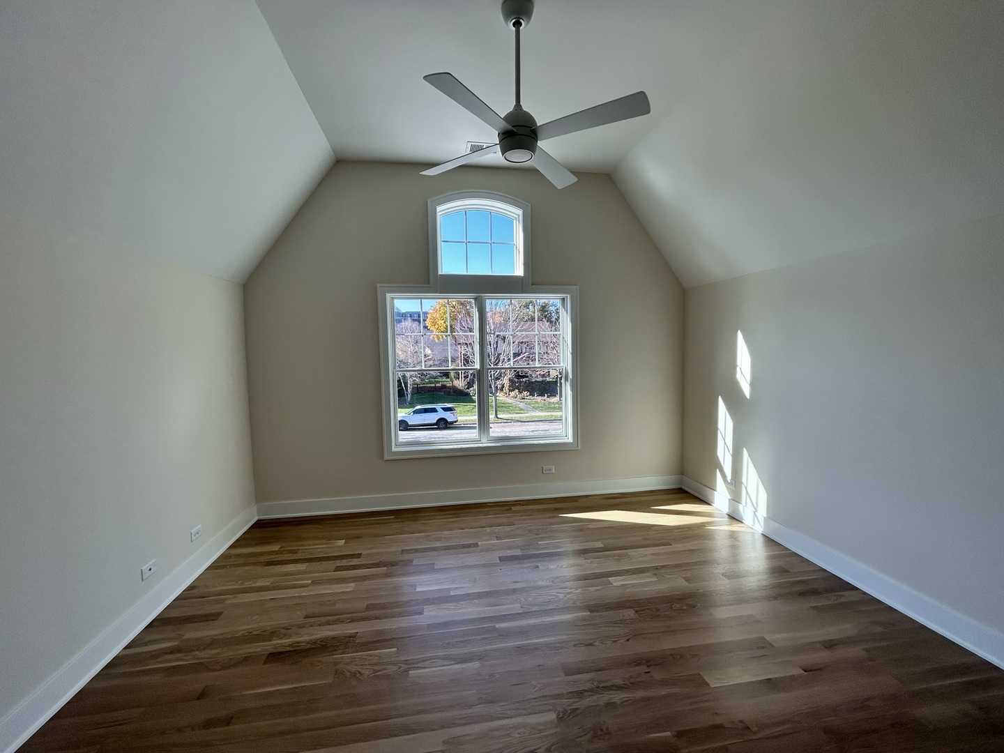 444 E Schiller Street, Elmhurst, IL 60126