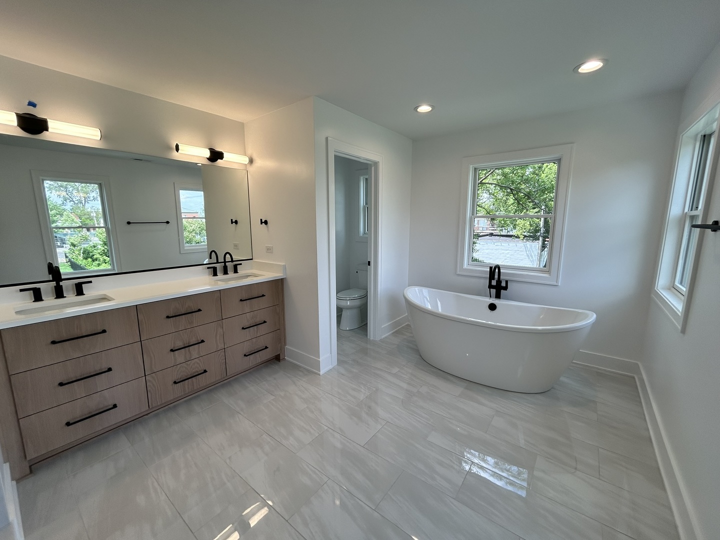 444 E Schiller Street, Elmhurst, IL 60126