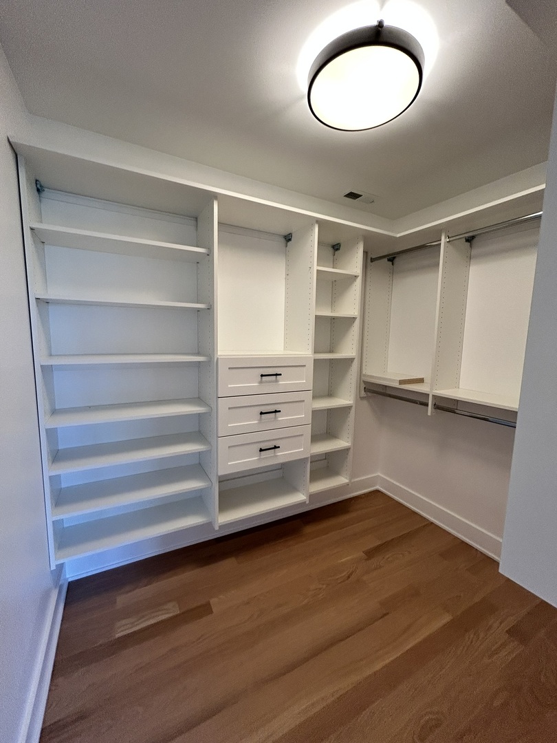 444 E Schiller Street, Elmhurst, IL 60126