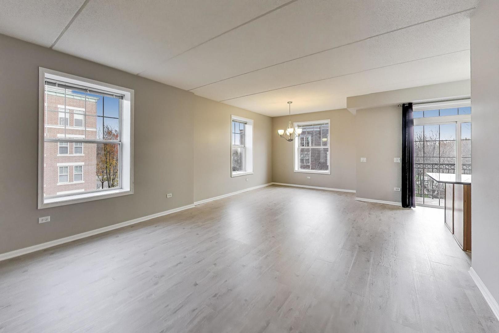 190 W Johnson Street #303, Palatine, IL 60067