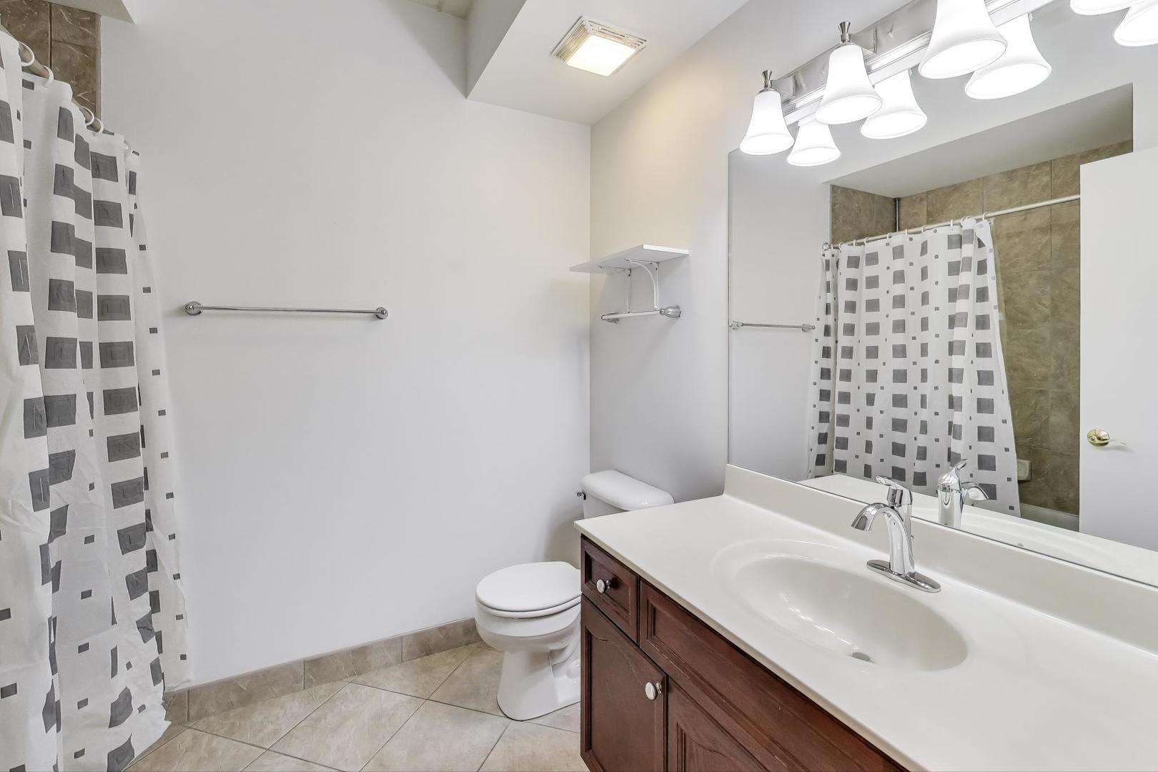 190 W Johnson Street #303, Palatine, IL 60067