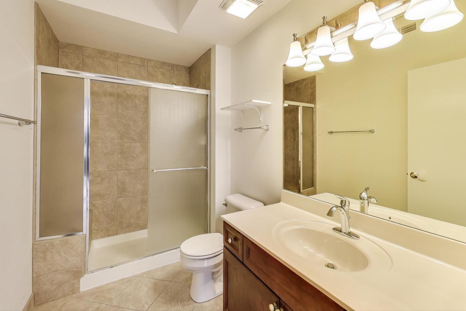 190 W Johnson Street #303, Palatine, IL 60067