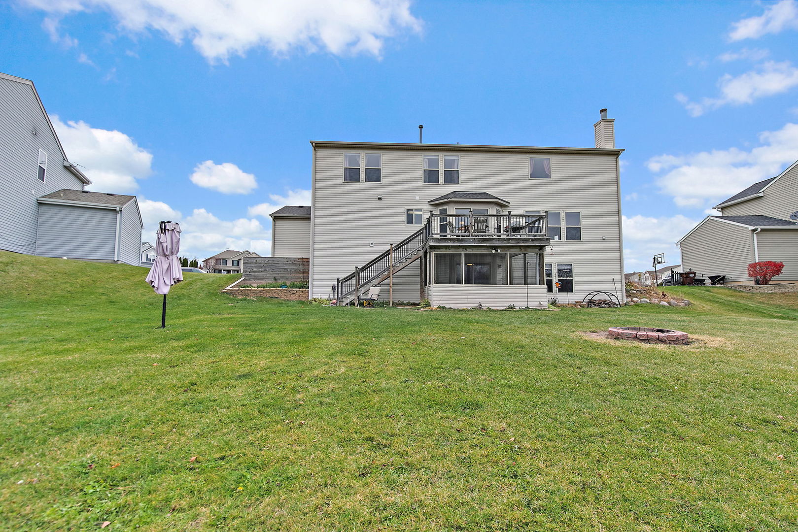 489 spring Drive, Marengo, IL 60152